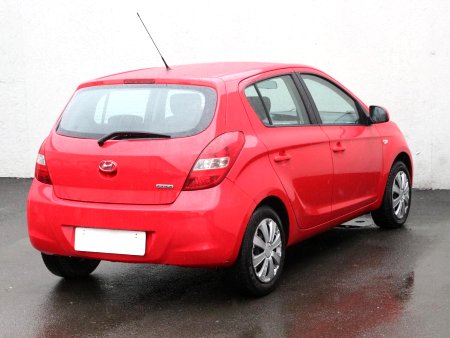 Hyundai i20, 2010 - pohled č. 5