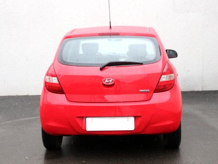 Hyundai i20, 2010 - pohled č. 6
