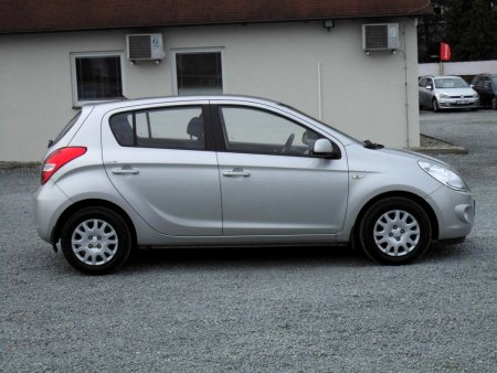 Hyundai i20, 2011 - pohled č. 4