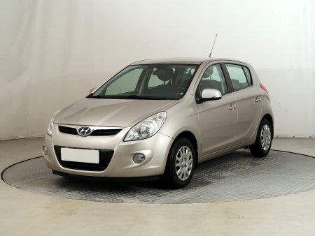 Hyundai i20, 2011 - pohled č. 3