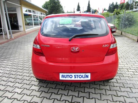 Hyundai i20, 2009 - pohled č. 4
