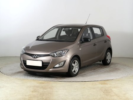 Hyundai i20, 2013 - pohled č. 3