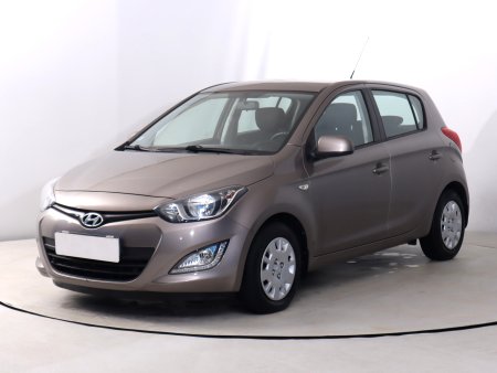 Hyundai i20, 2013 - pohled č. 3
