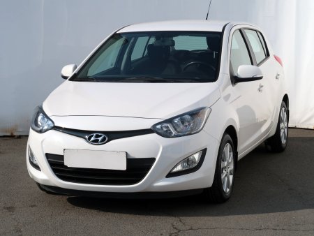 Hyundai i20, 2013 - pohled č. 3