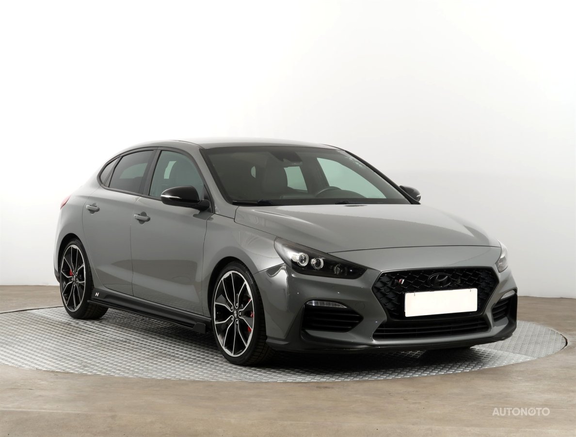 Hyundai i30 Fastback, 2019 - celkový pohled