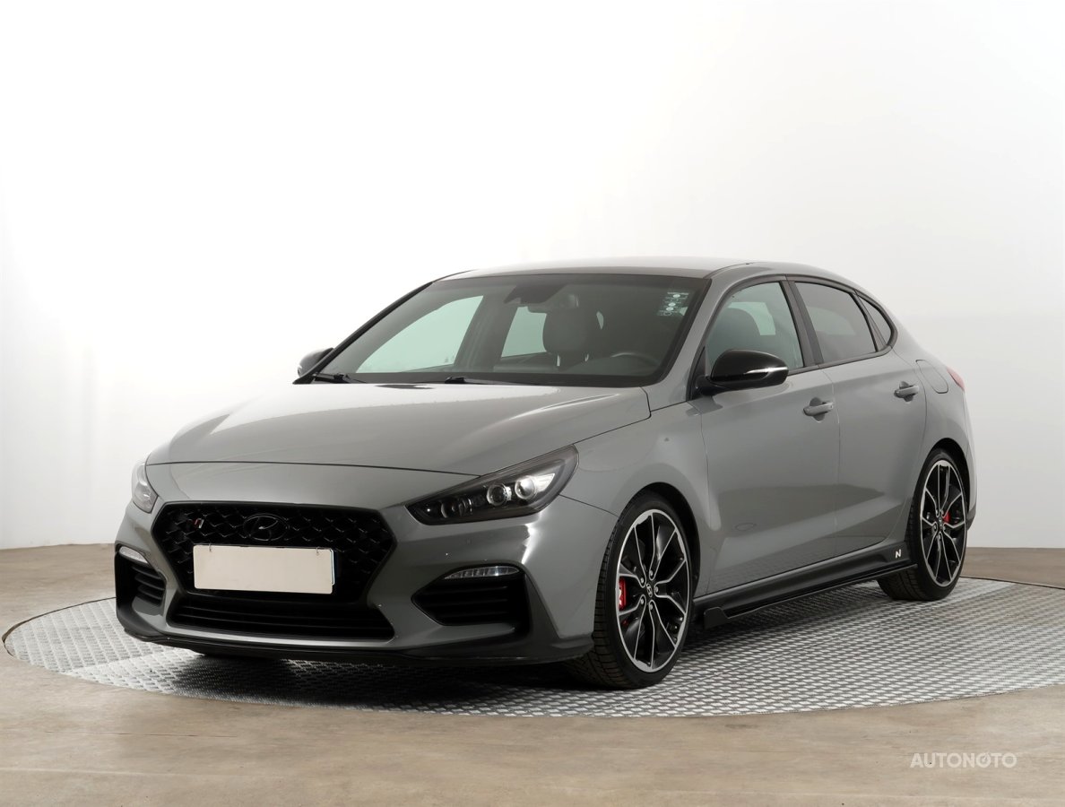 Hyundai i30 Fastback, 2019 - pohled č. 3