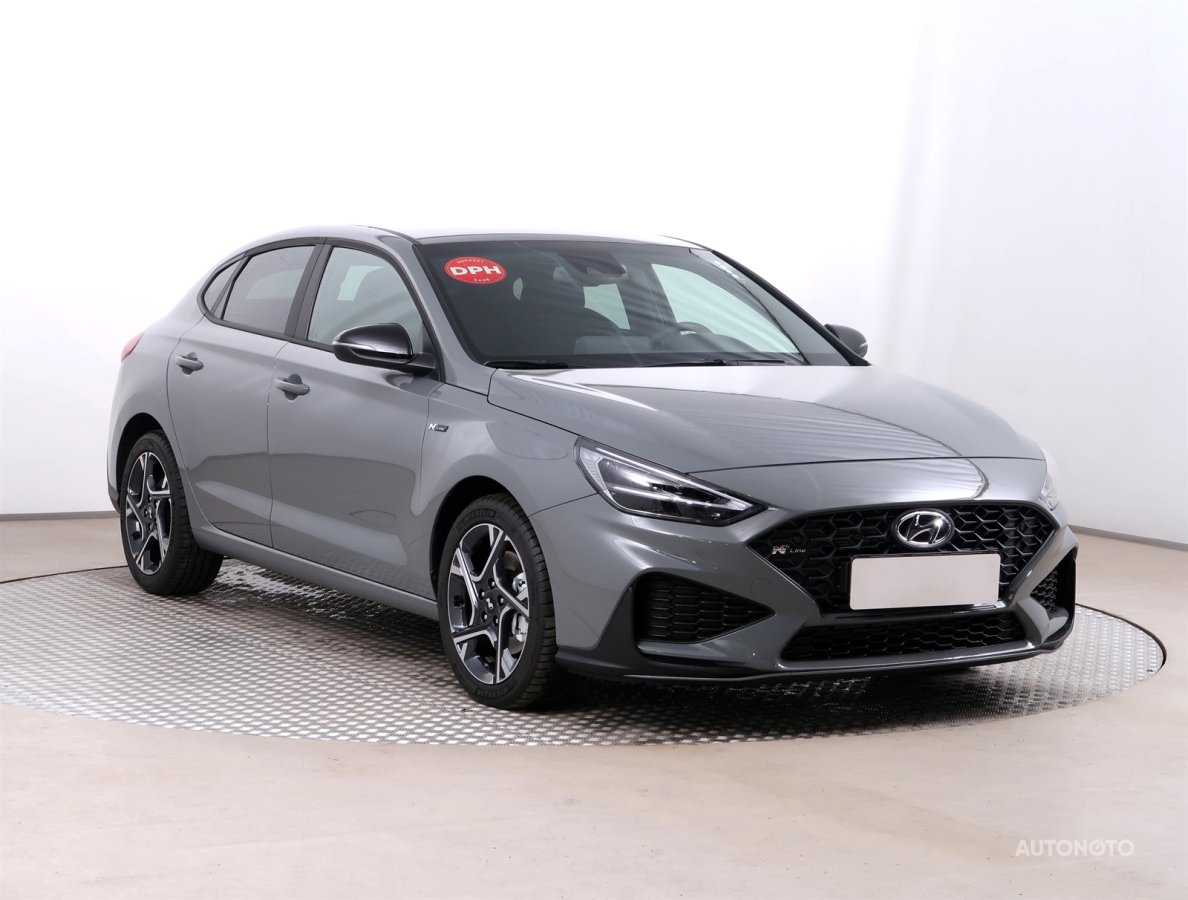 Hyundai i30 Fastback, 2023 - celkový pohled