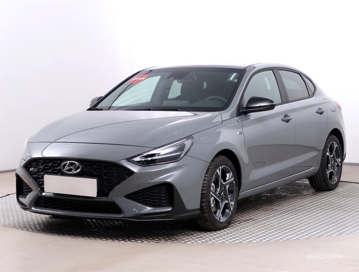 Hyundai i30 Fastback, 2023 - pohled č. 3