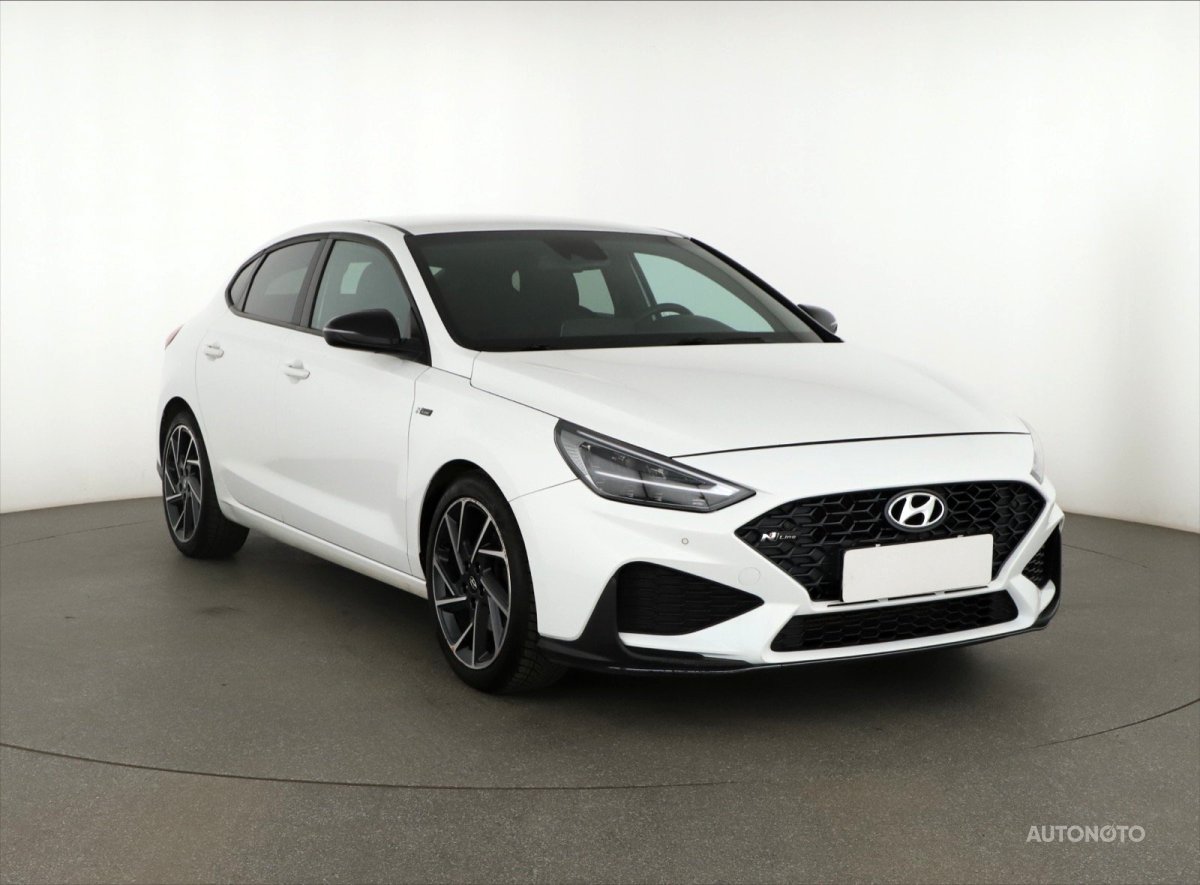 Hyundai i30 Fastback, 2021 - celkový pohled