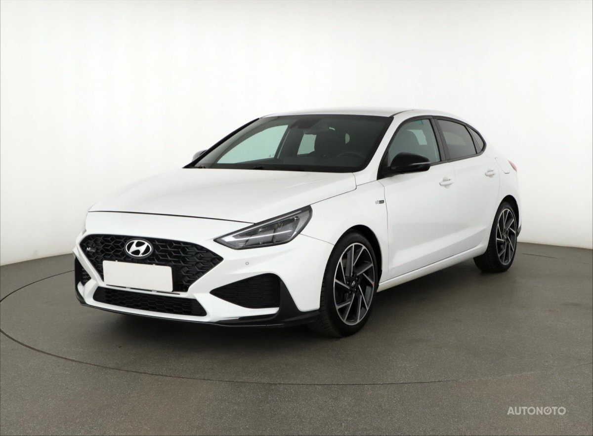 Hyundai i30 Fastback, 2021 - pohled č. 3