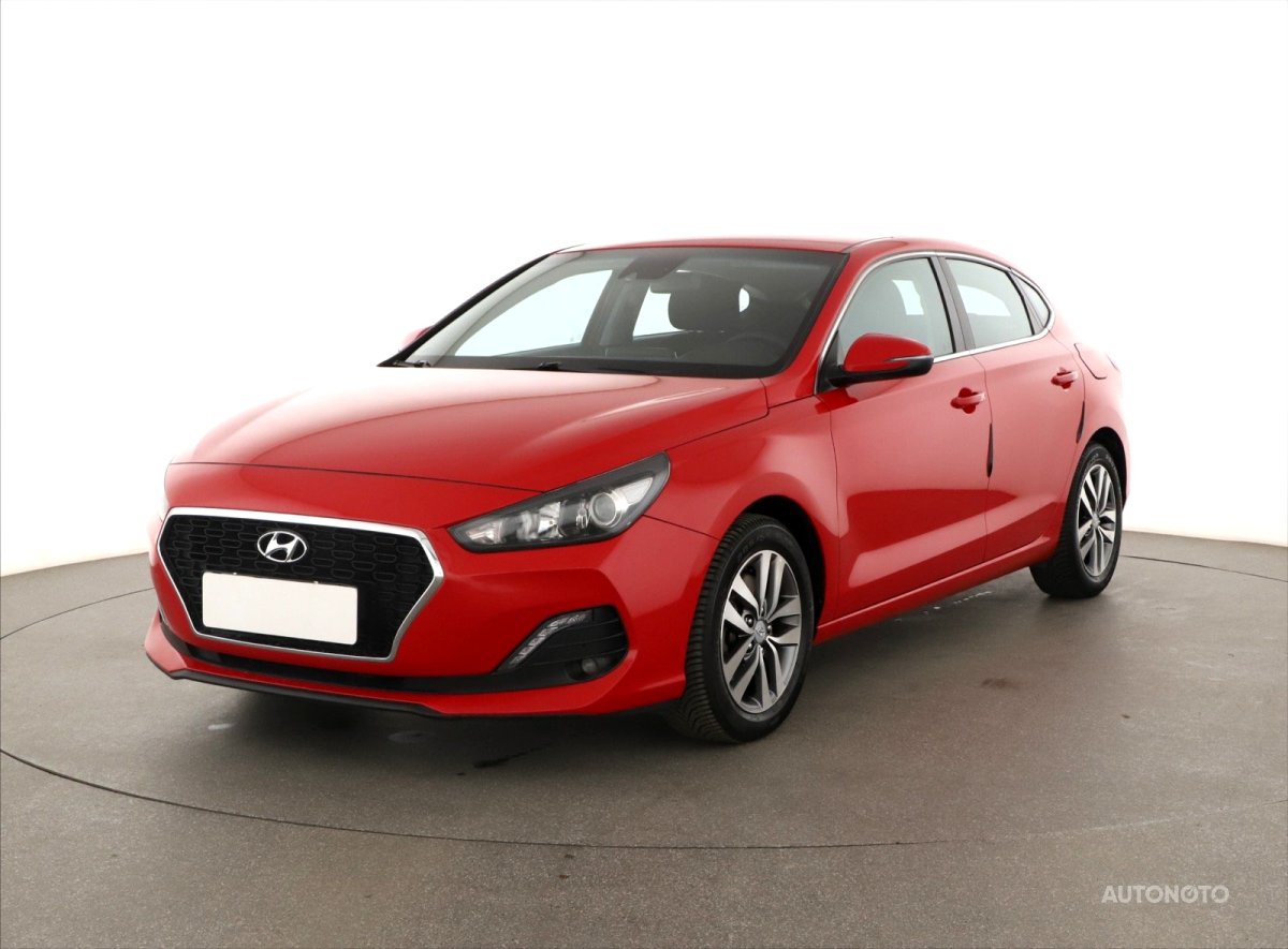 Hyundai i30 Fastback, 2020 - pohled č. 3