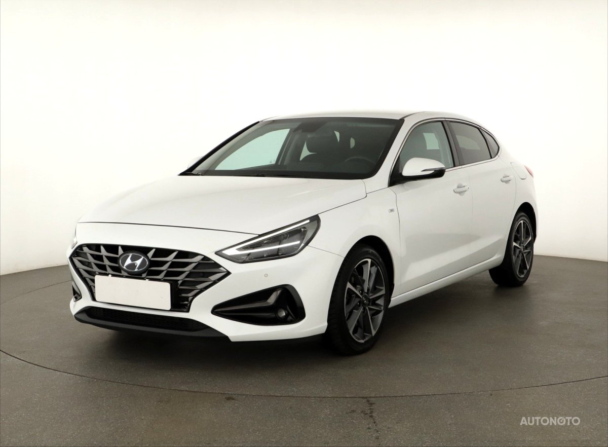 Hyundai i30 Fastback, 2020 - pohled č. 3