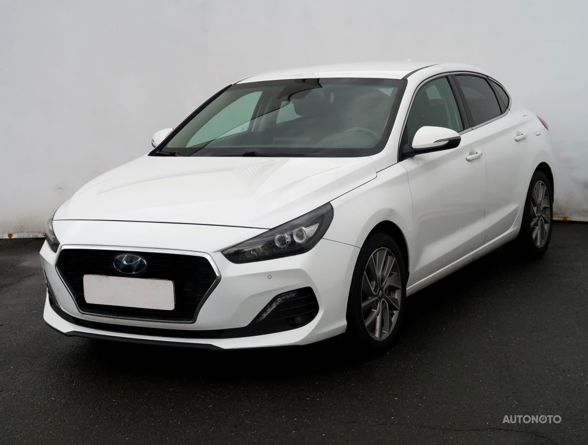 Hyundai i30 Fastback, 2020 - pohled č. 3
