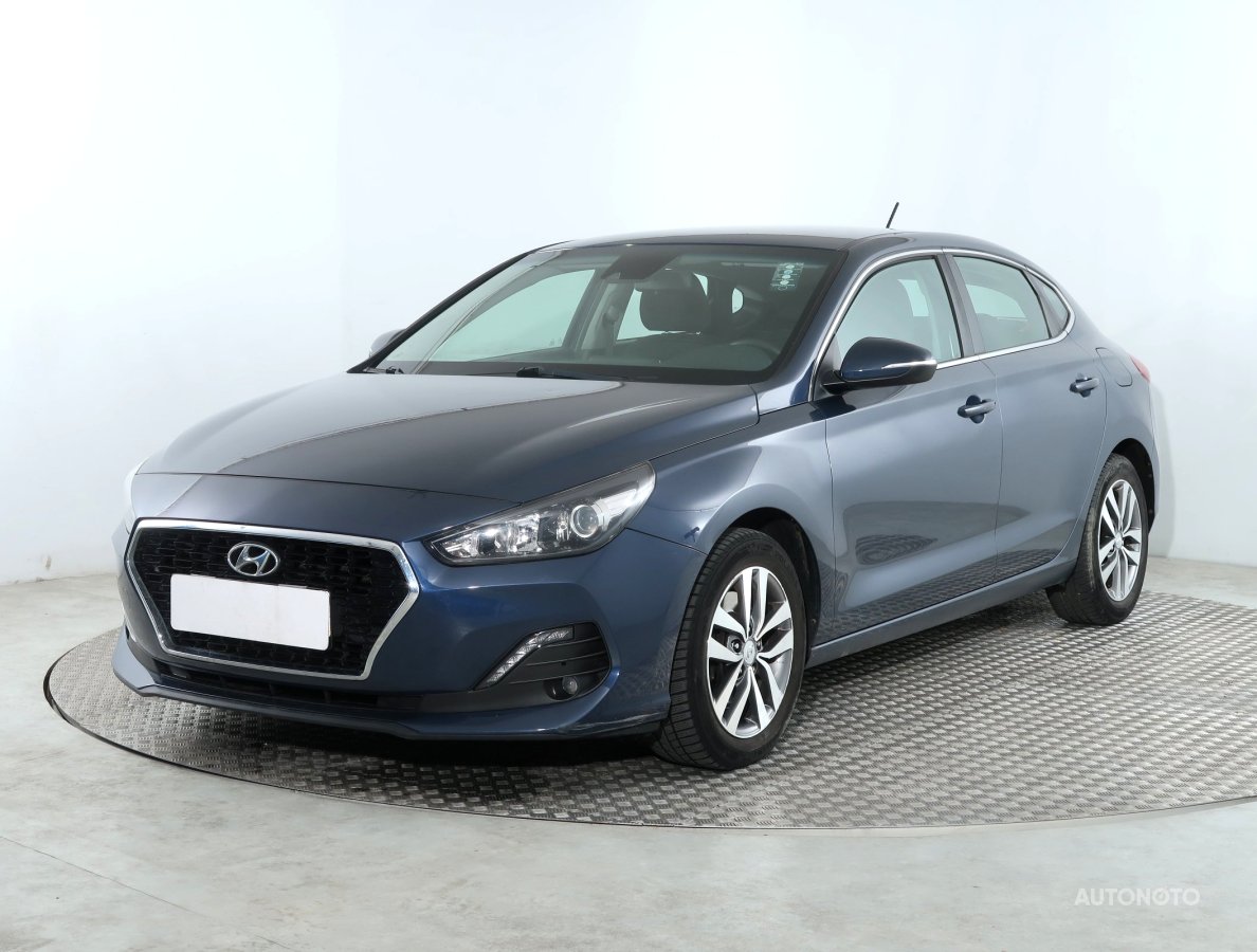 Hyundai i30 Fastback, 2018 - pohled č. 3