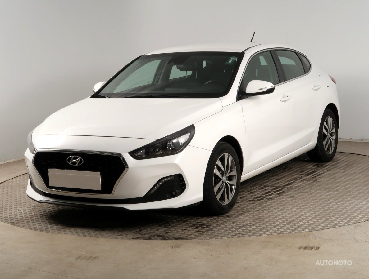 Hyundai i30 Fastback, 2019 - pohled č. 2