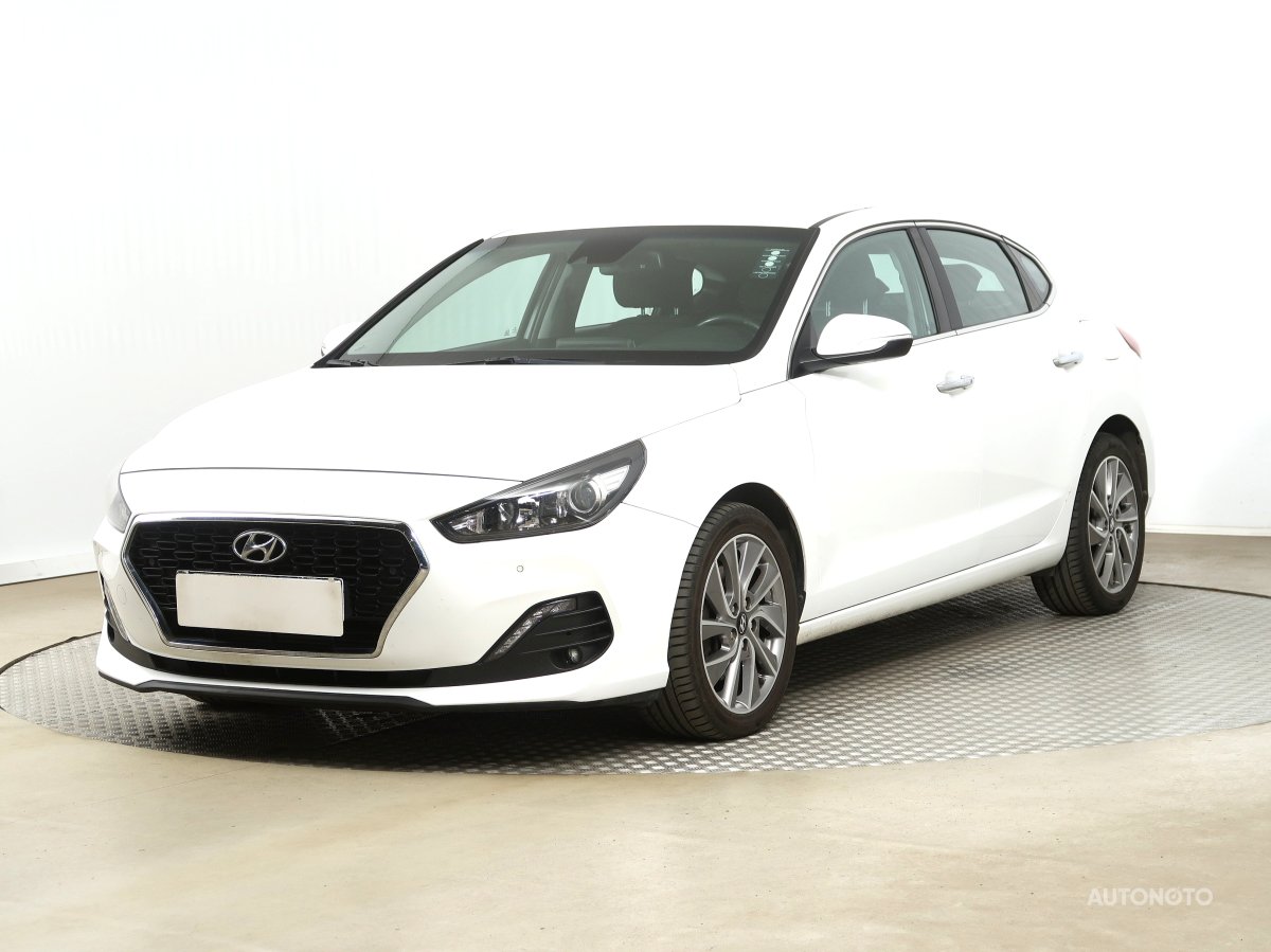 Hyundai i30 Fastback, 2018 - pohled č. 3