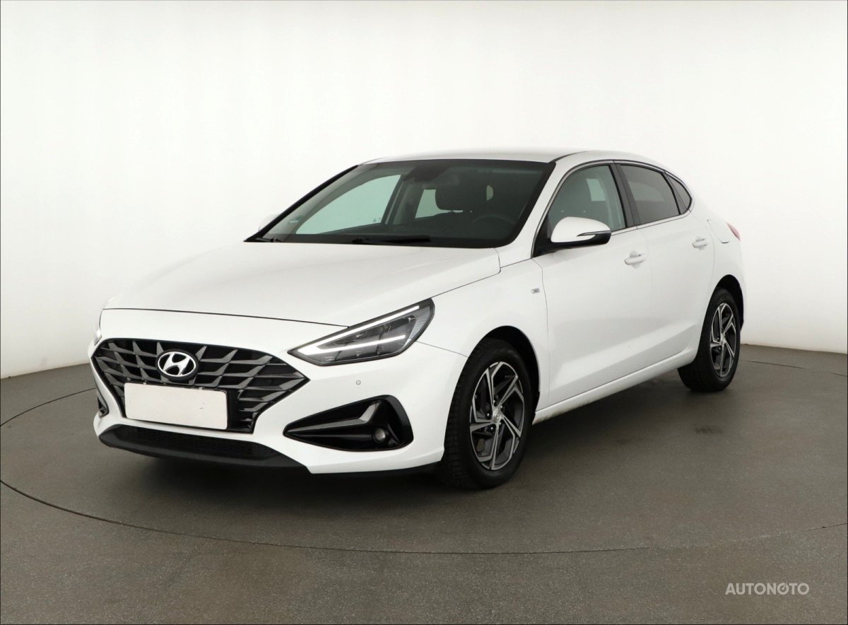 Hyundai i30 Fastback, 2020 - pohled č. 3
