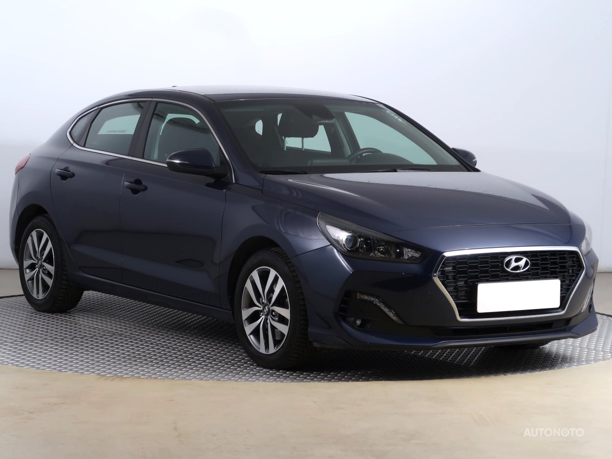 Hyundai i30 Fastback, 2019 - celkový pohled