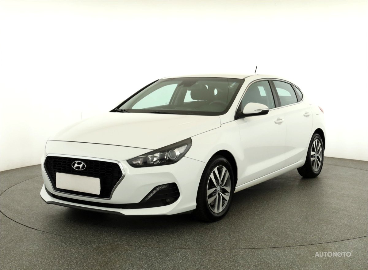 Hyundai i30 Fastback, 2018 - pohled č. 3
