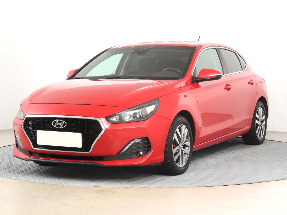 Hyundai i30 Fastback, 2018 - pohled č. 3