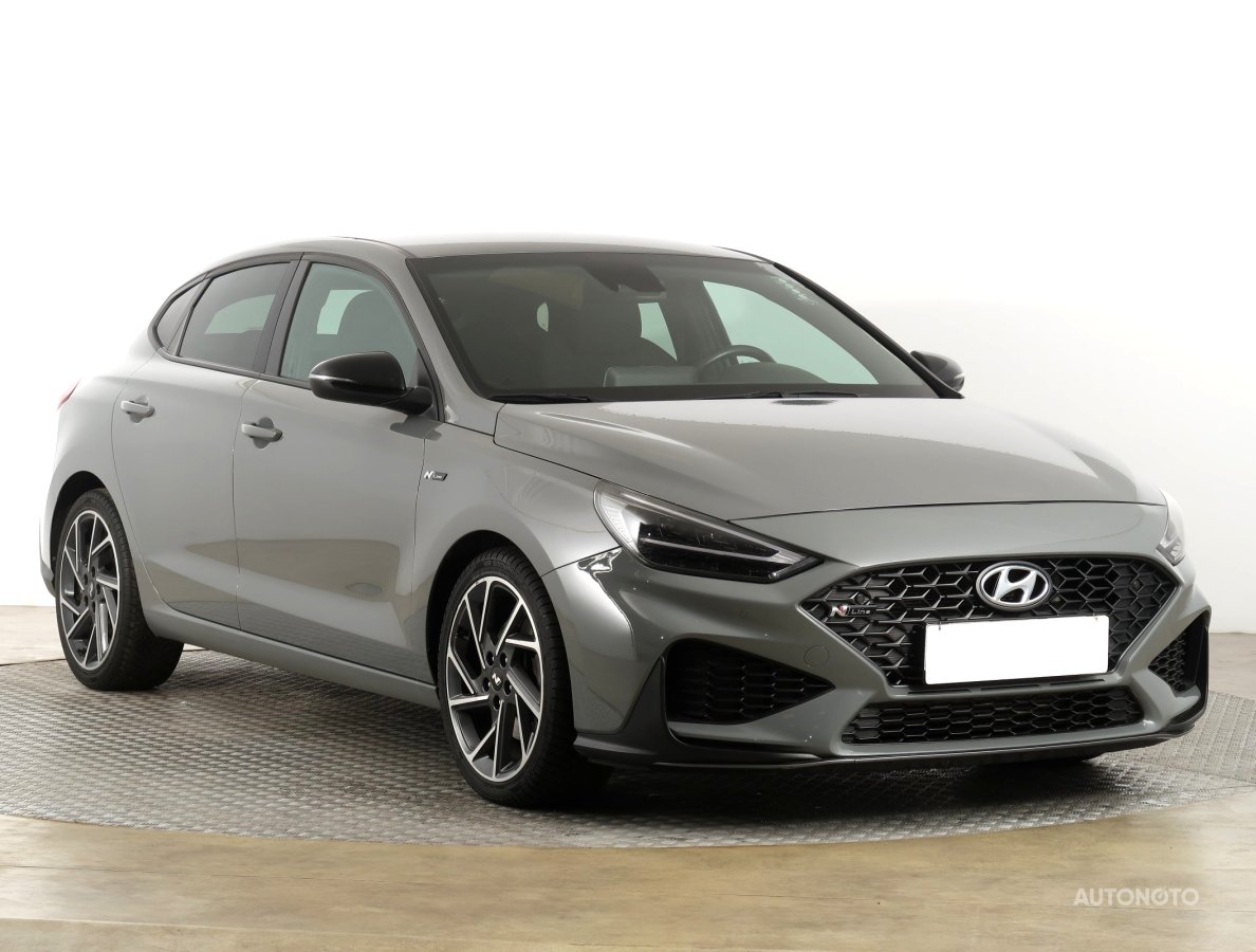 Hyundai i30 Fastback, 2022 - celkový pohled