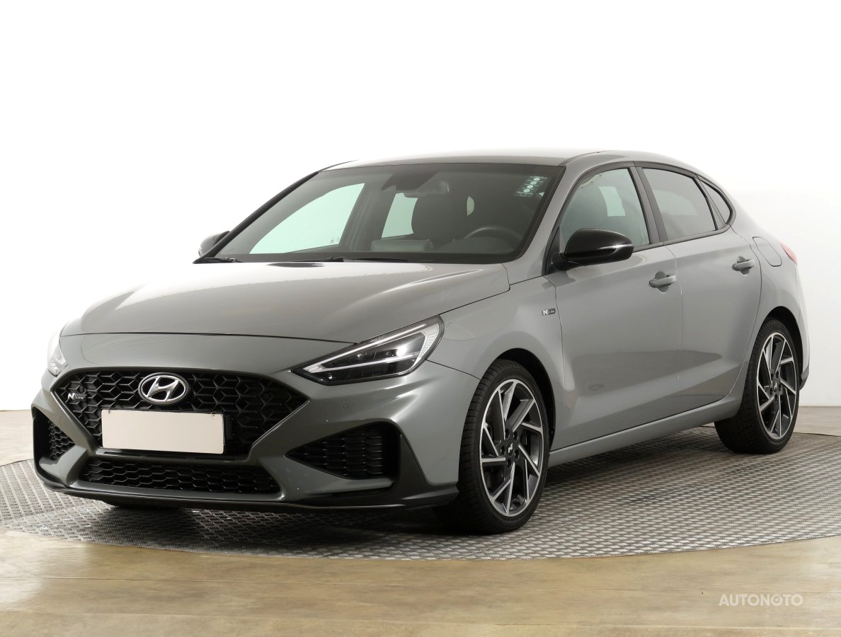 Hyundai i30 Fastback, 2022 - pohled č. 3