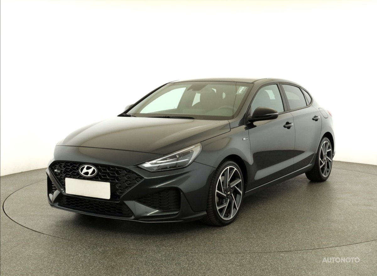 Hyundai i30 Fastback, 2023 - pohled č. 3