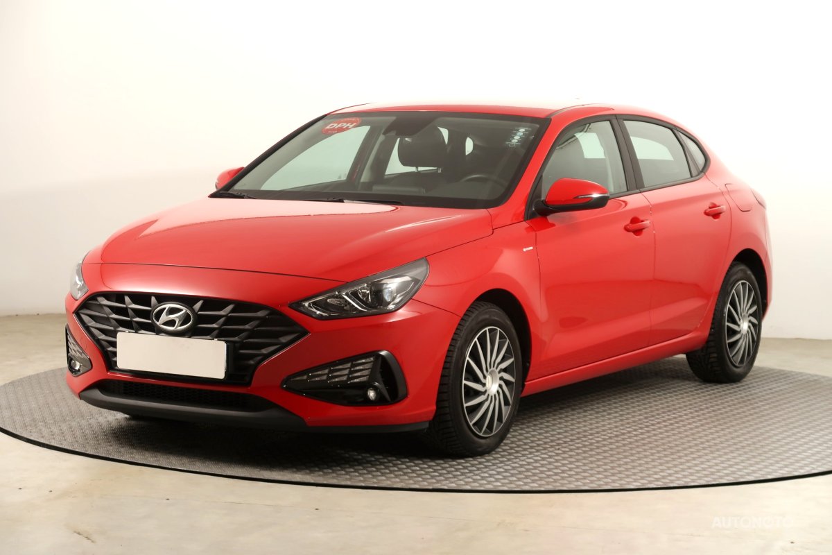 Hyundai i30 Fastback, 2022 - pohled č. 3