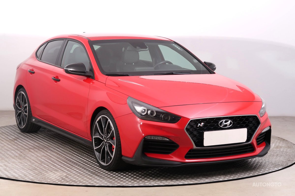 Hyundai i30 Fastback, 2020 - celkový pohled