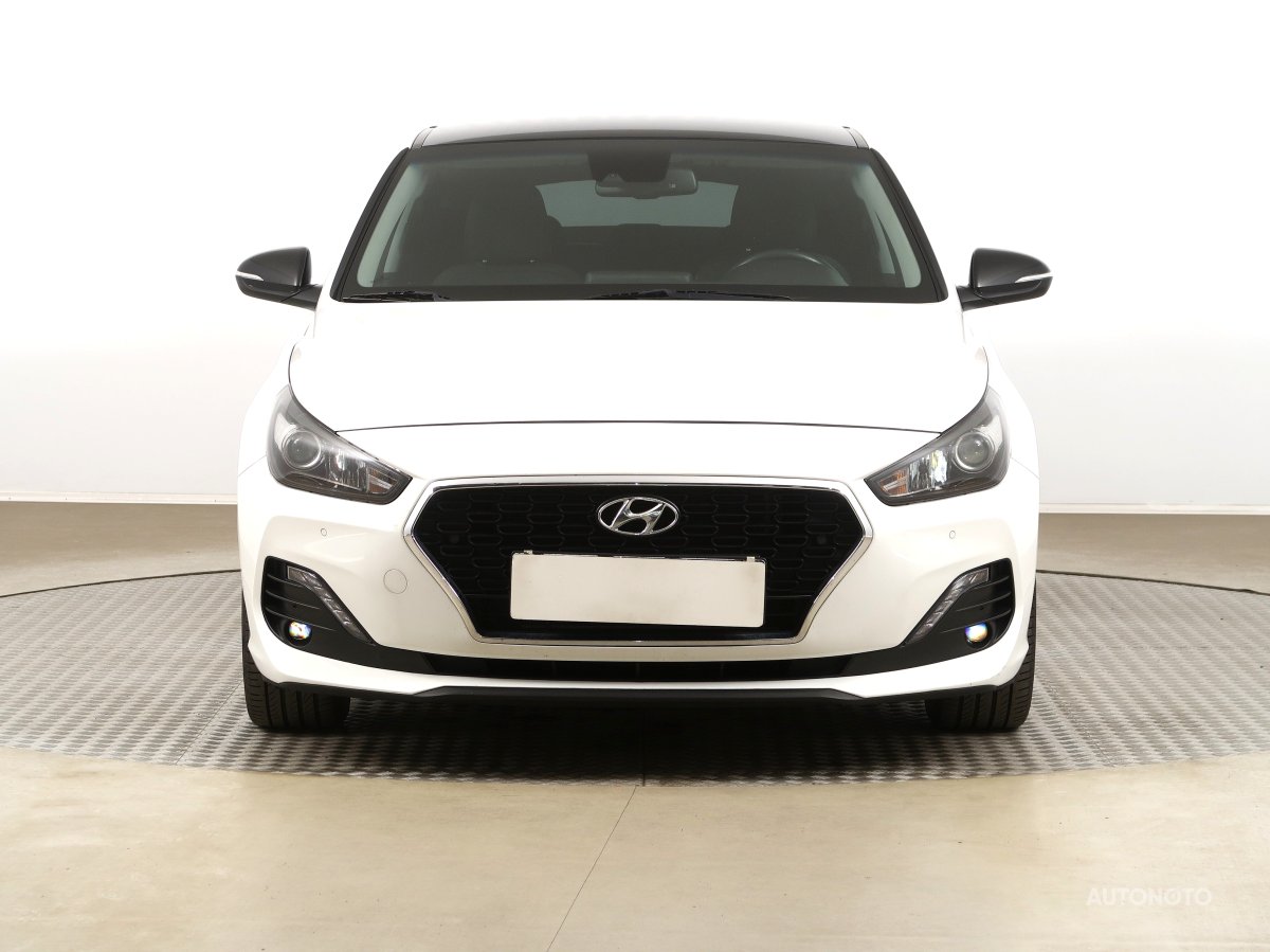 Hyundai i30 Fastback, 2018 - pohled č. 2