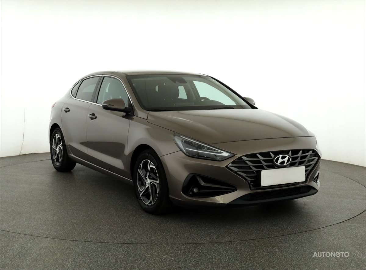 Hyundai i30 Fastback, 2021 - celkový pohled
