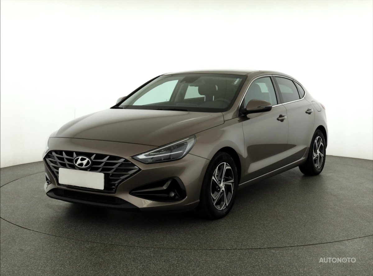 Hyundai i30 Fastback, 2021 - pohled č. 3