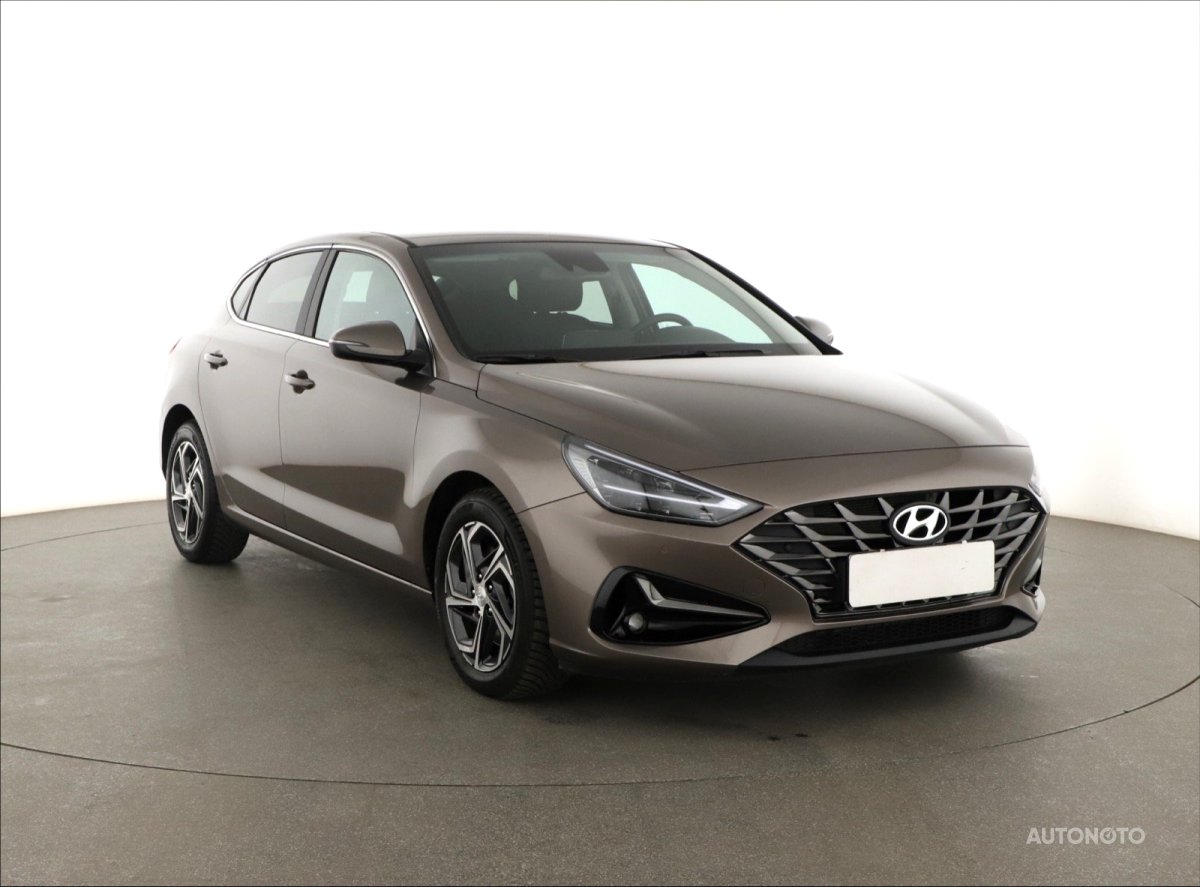 Hyundai i30 Fastback, 2023 - celkový pohled