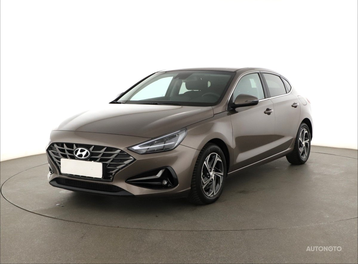 Hyundai i30 Fastback, 2023 - pohled č. 3