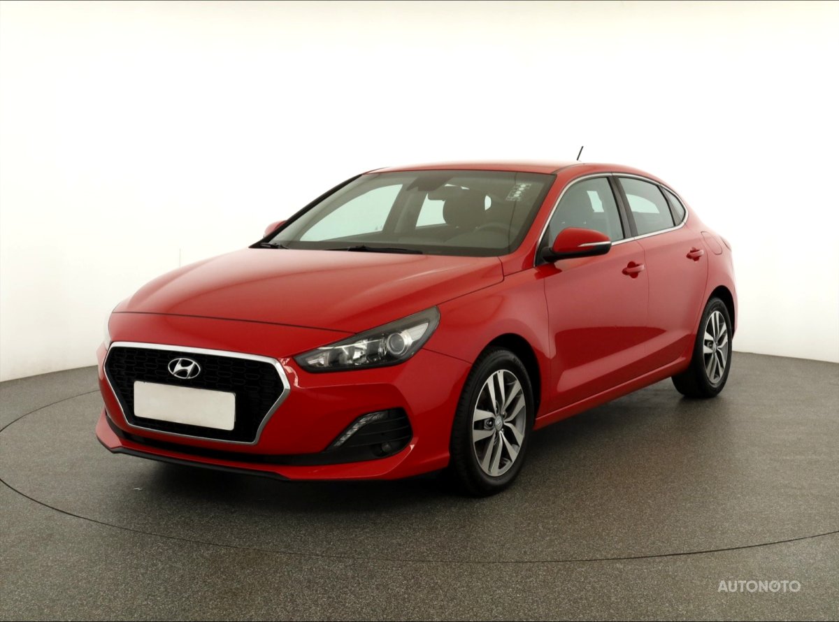 Hyundai i30 Fastback, 2018 - pohled č. 3
