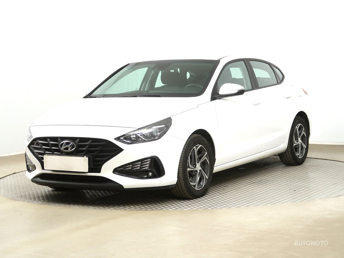 Hyundai i30 Fastback, 2023 - pohled č. 3