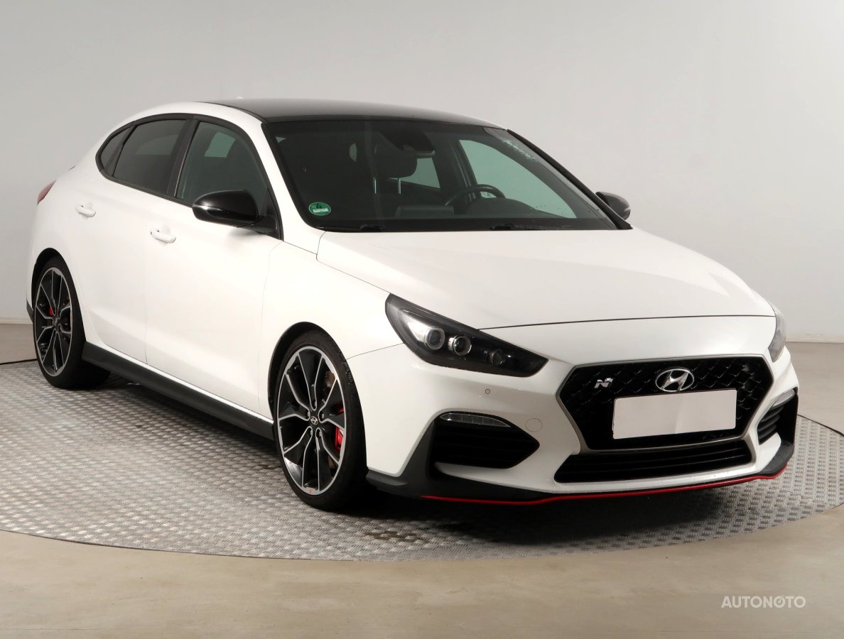 Hyundai i30 Fastback, 2019 - celkový pohled