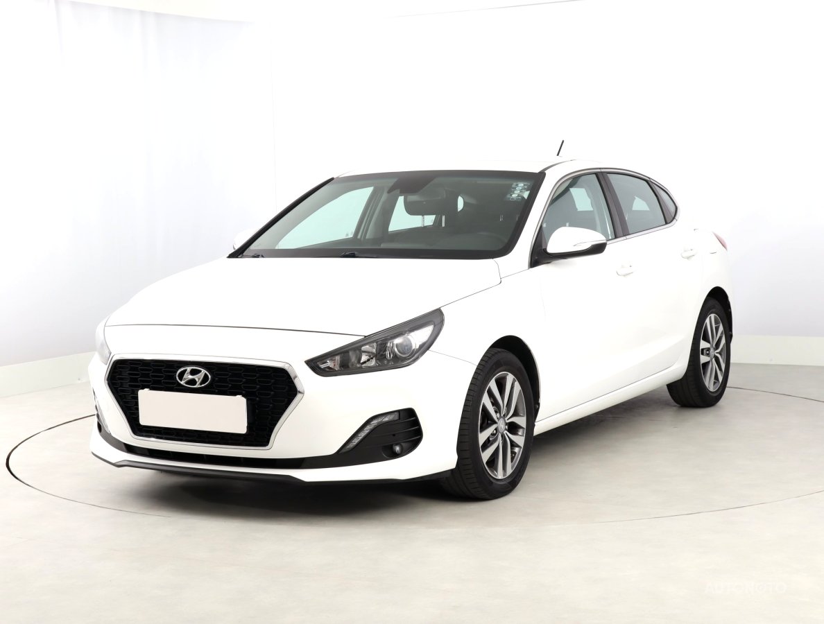 Hyundai i30 Fastback, 2018 - pohled č. 3