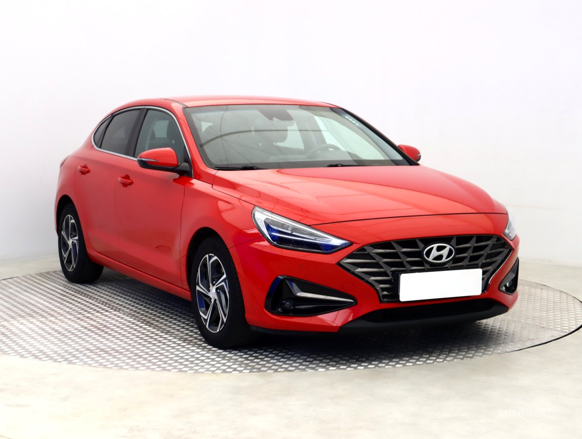 Hyundai i30 Fastback, 2020 - celkový pohled