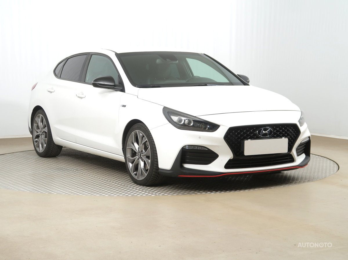 Hyundai i30 Fastback, 2019 - celkový pohled