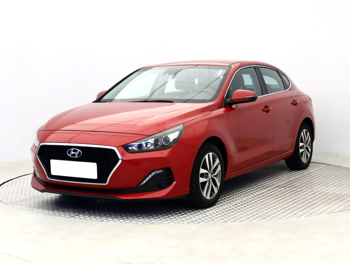Hyundai i30 Fastback, 2020 - pohled č. 3
