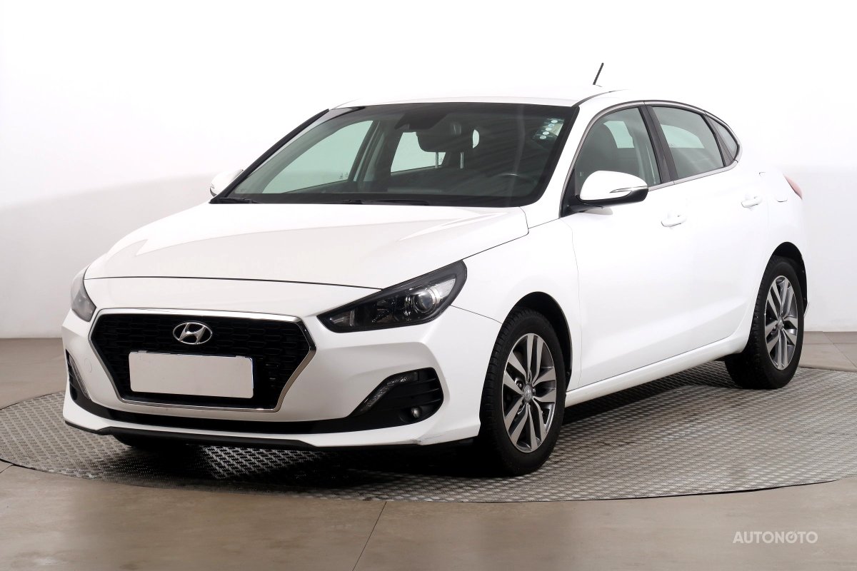 Hyundai i30 Fastback, 2018 - pohled č. 3