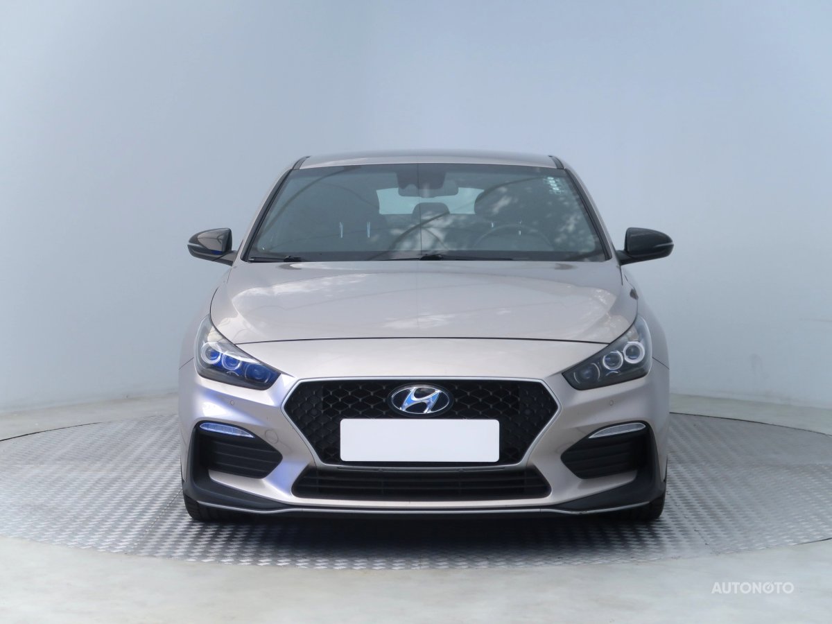 Hyundai i30 Fastback, 2020 - pohled č. 2