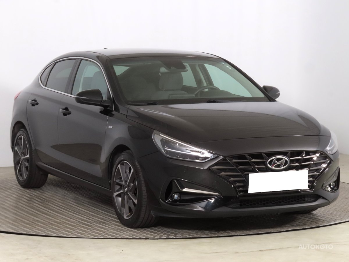 Hyundai i30 Fastback, 2021 - celkový pohled