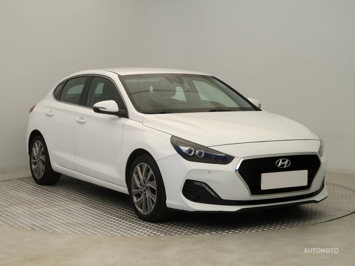 Hyundai i30 Fastback, 2019 - celkový pohled