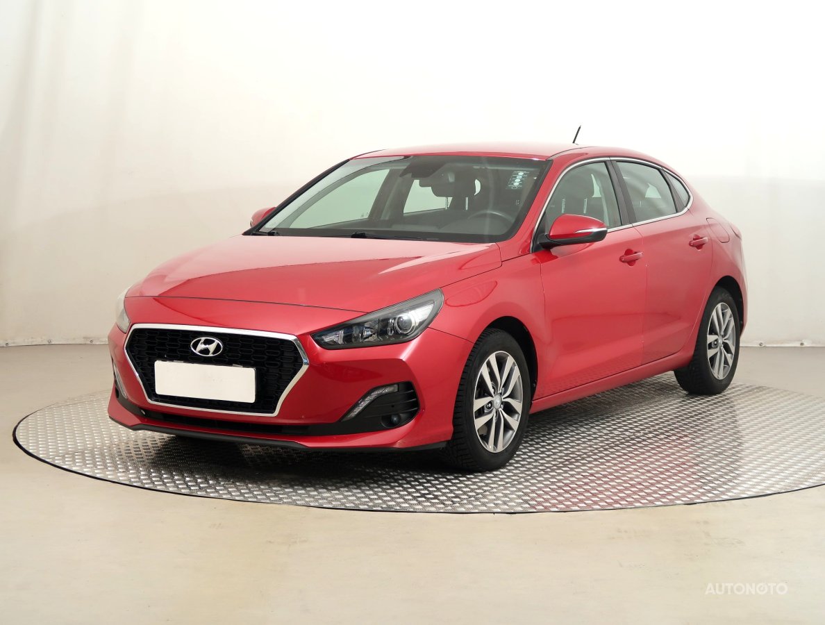 Hyundai i30 Fastback, 2018 - pohled č. 3