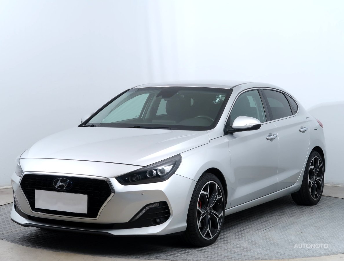 Hyundai i30 Fastback, 2018 - pohled č. 3