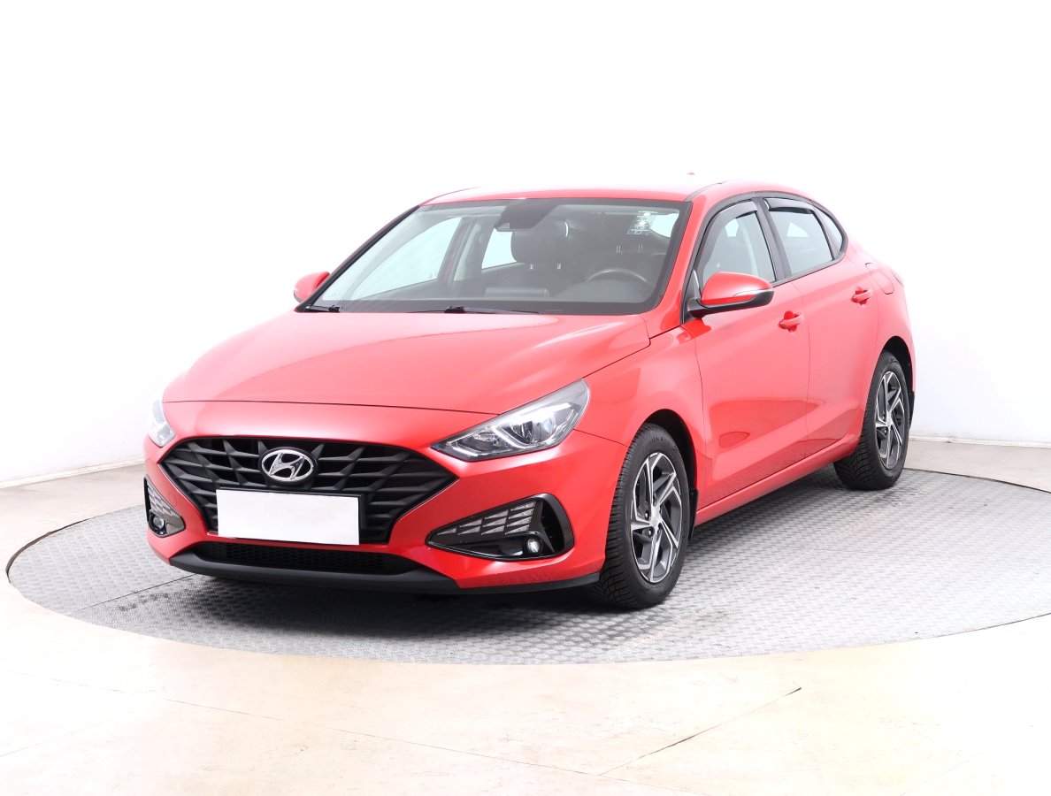 Hyundai i30 Fastback, 2021 - pohled č. 3
