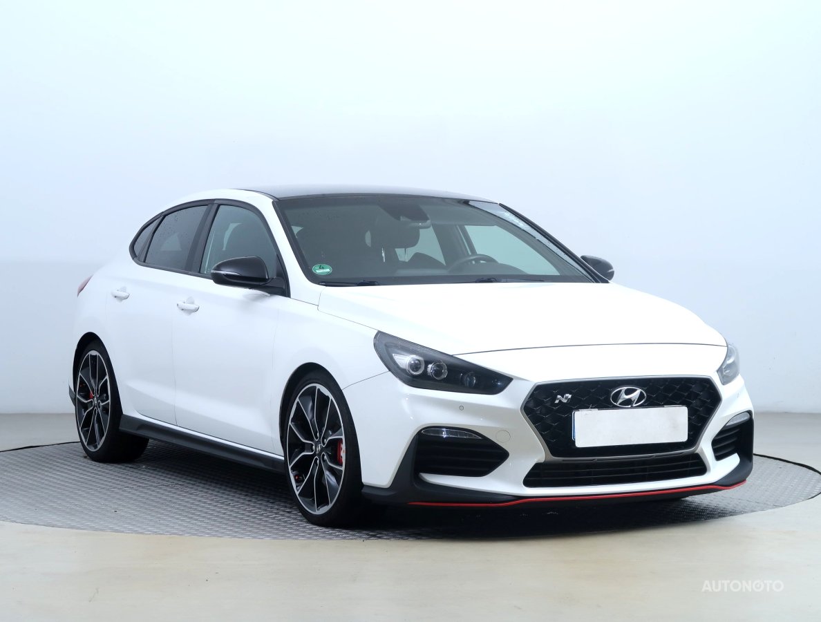 Hyundai i30 Fastback, 2019 - celkový pohled
