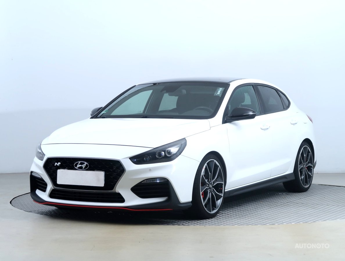 Hyundai i30 Fastback, 2019 - pohled č. 3